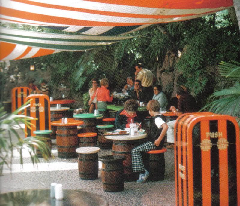 tunaboatseating.jpg Photo by darkfairycthulu Photobucket